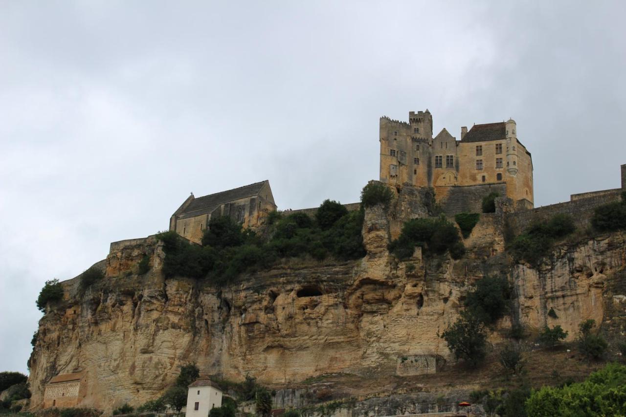 Sainte Sabine En Dordogne Castels Exterior foto